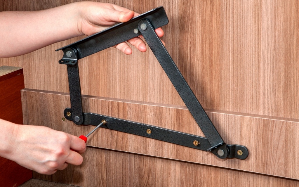 Рычажный механизм подъема кровати Рычажный механизм подъема кровати